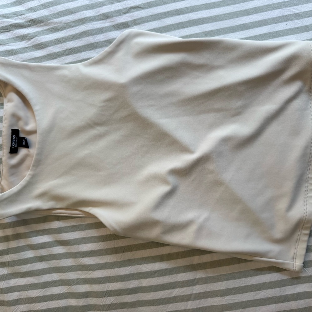 Express contour tank